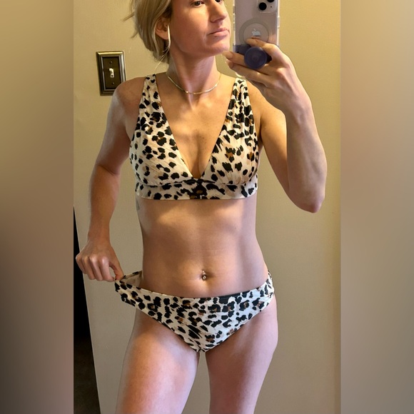 aerie Other - Aerie Leopard Print Bikini Top